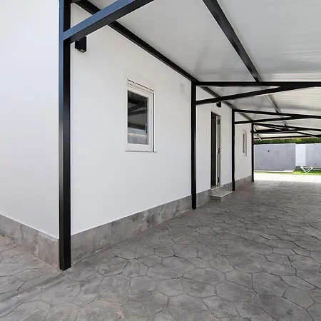 Ferro Piscina Climatizada Holiday home *